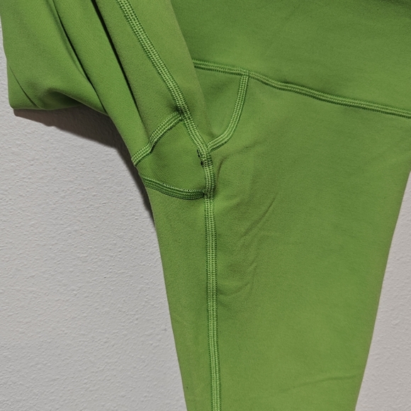 Lululemon Reversible Wunder Under Crop Leggings Size 2 Black Power Green - Picture 9 of 11